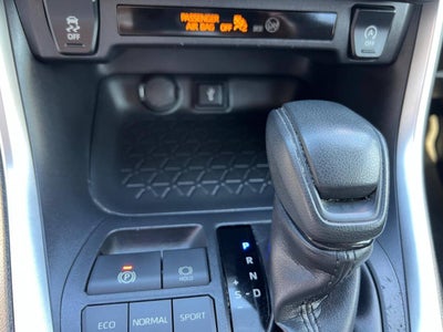 2020 Toyota RAV4 XLE 4dr SUV