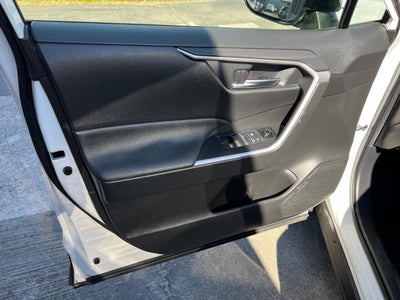 2020 Toyota RAV4 XLE 4dr SUV