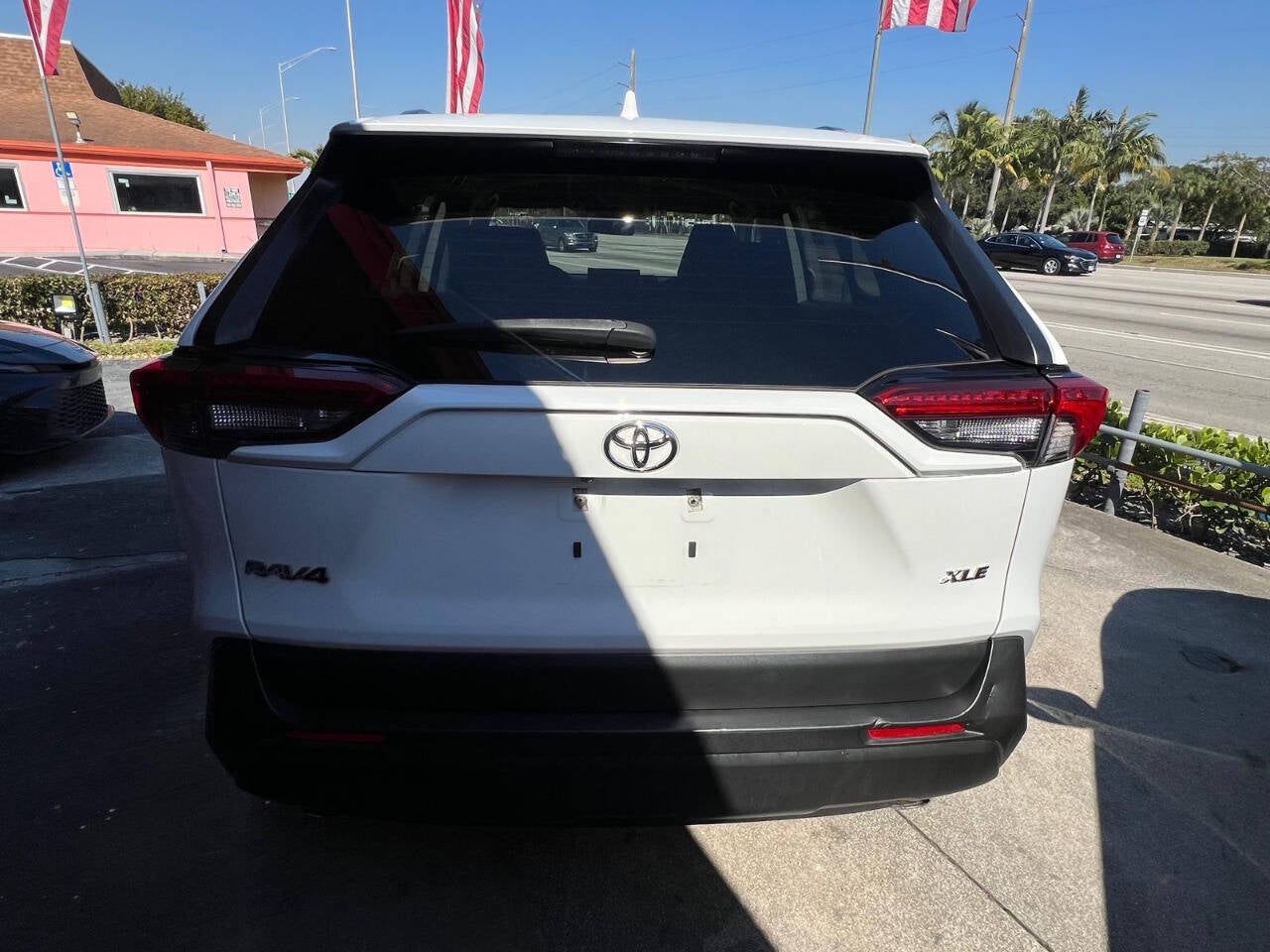 2020 Toyota RAV4 XLE 4dr SUV
