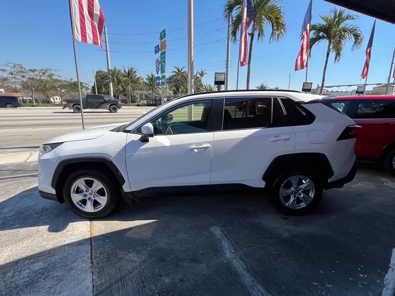 2020 Toyota RAV4 XLE 4dr SUV