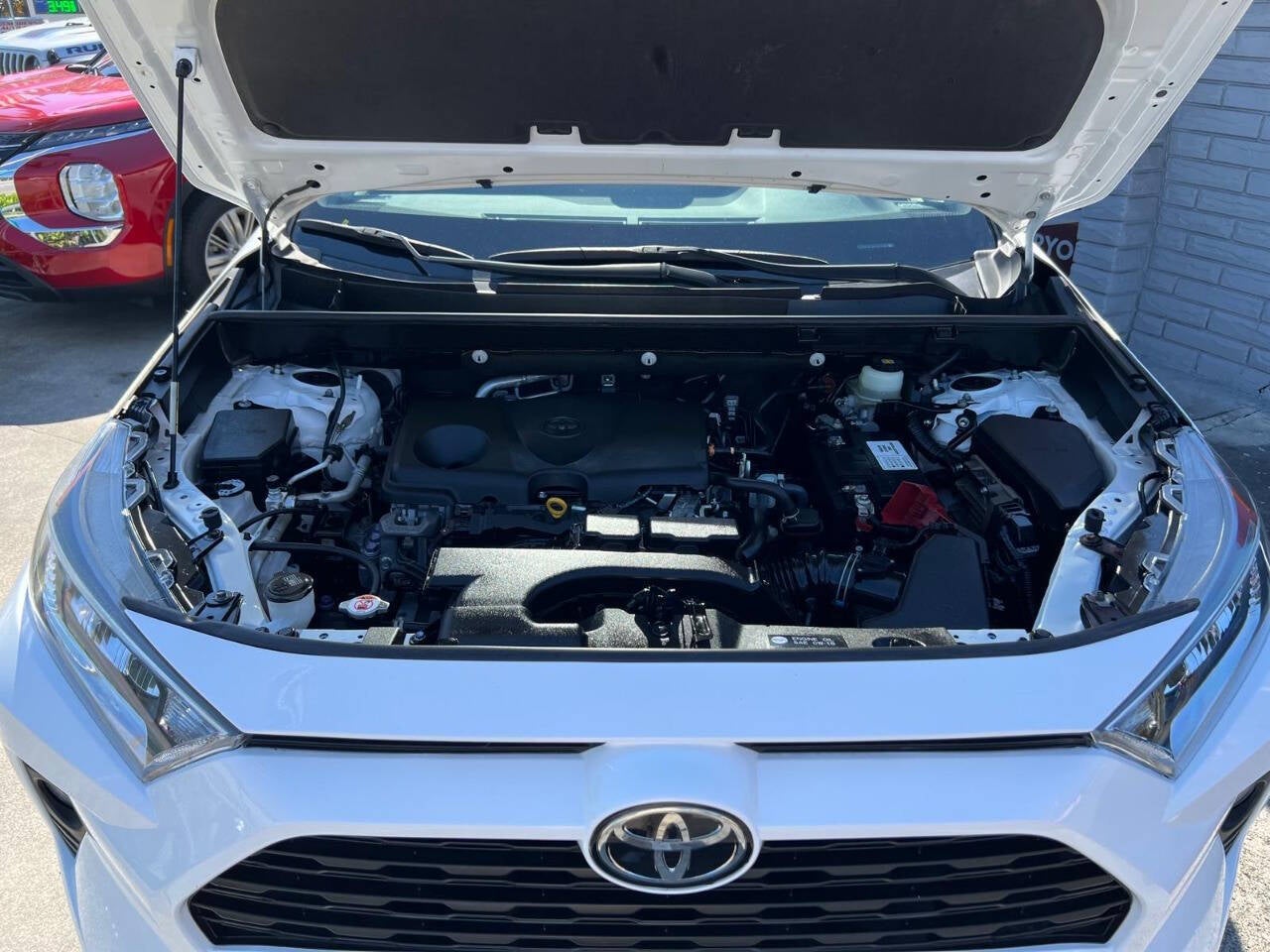 2020 Toyota RAV4 XLE 4dr SUV