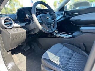 2025 Chevrolet Trax LT 4dr Crossover