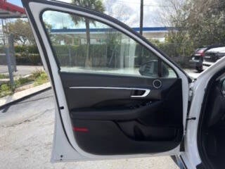 2023 Hyundai Sonata SEL 4dr Sedan