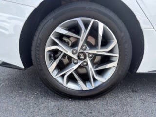 2023 Hyundai Sonata SEL 4dr Sedan