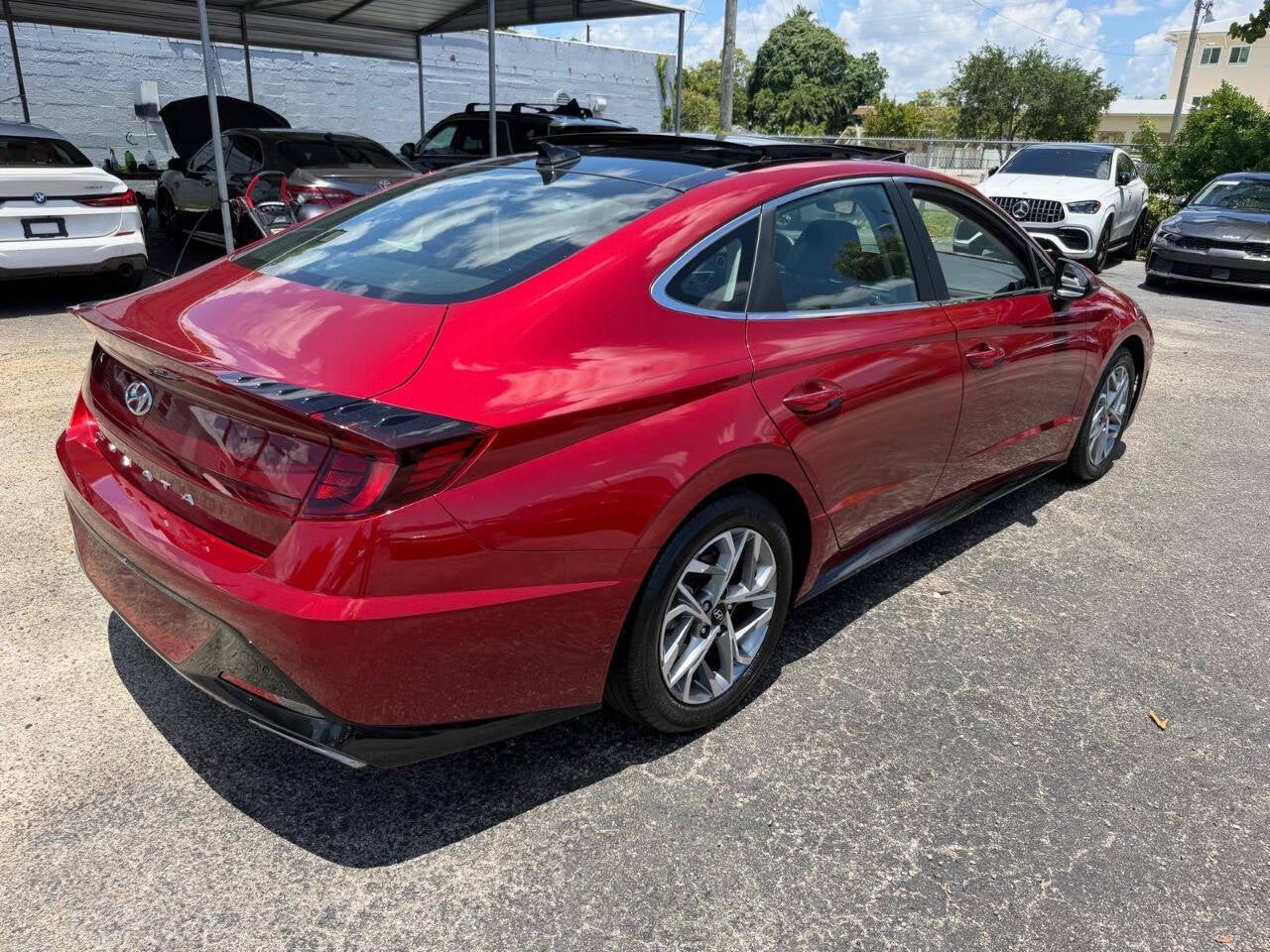 2023 Hyundai Sonata SEL 4dr Sedan