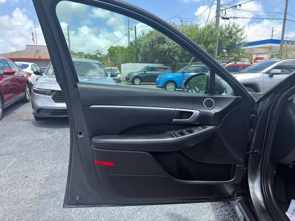2025 Hyundai Sonata SEL Convenience 4dr Sedan