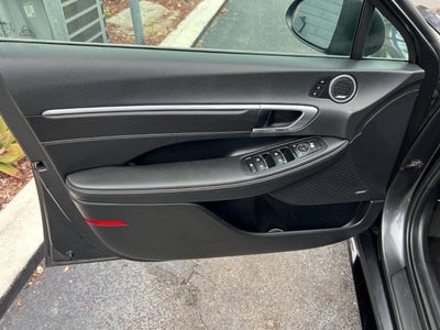 2022 Hyundai Sonata Limited 4dr Sedan