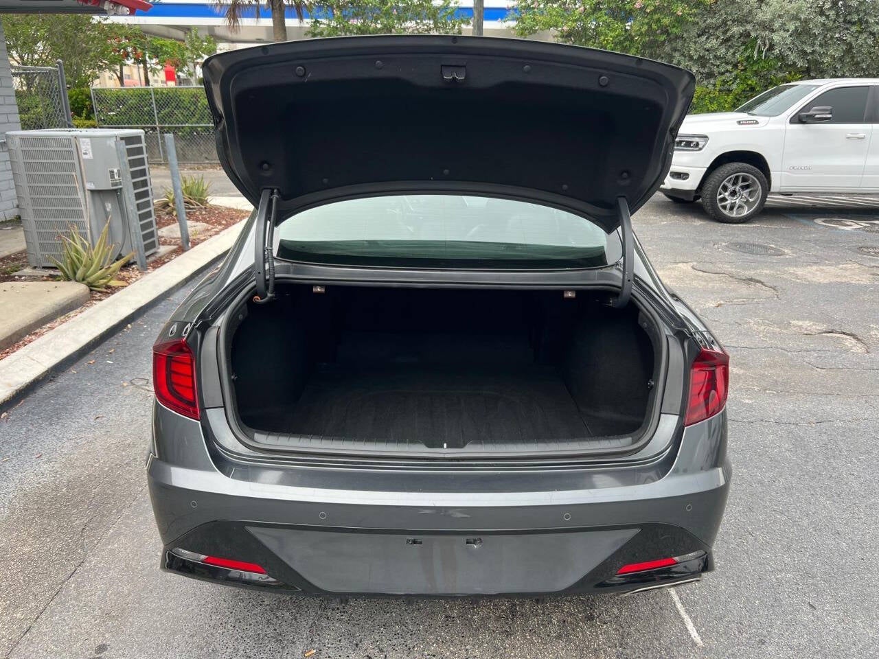 2022 Hyundai Sonata Limited 4dr Sedan