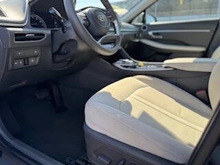 2023 Hyundai Sonata SEL 4dr Sedan
