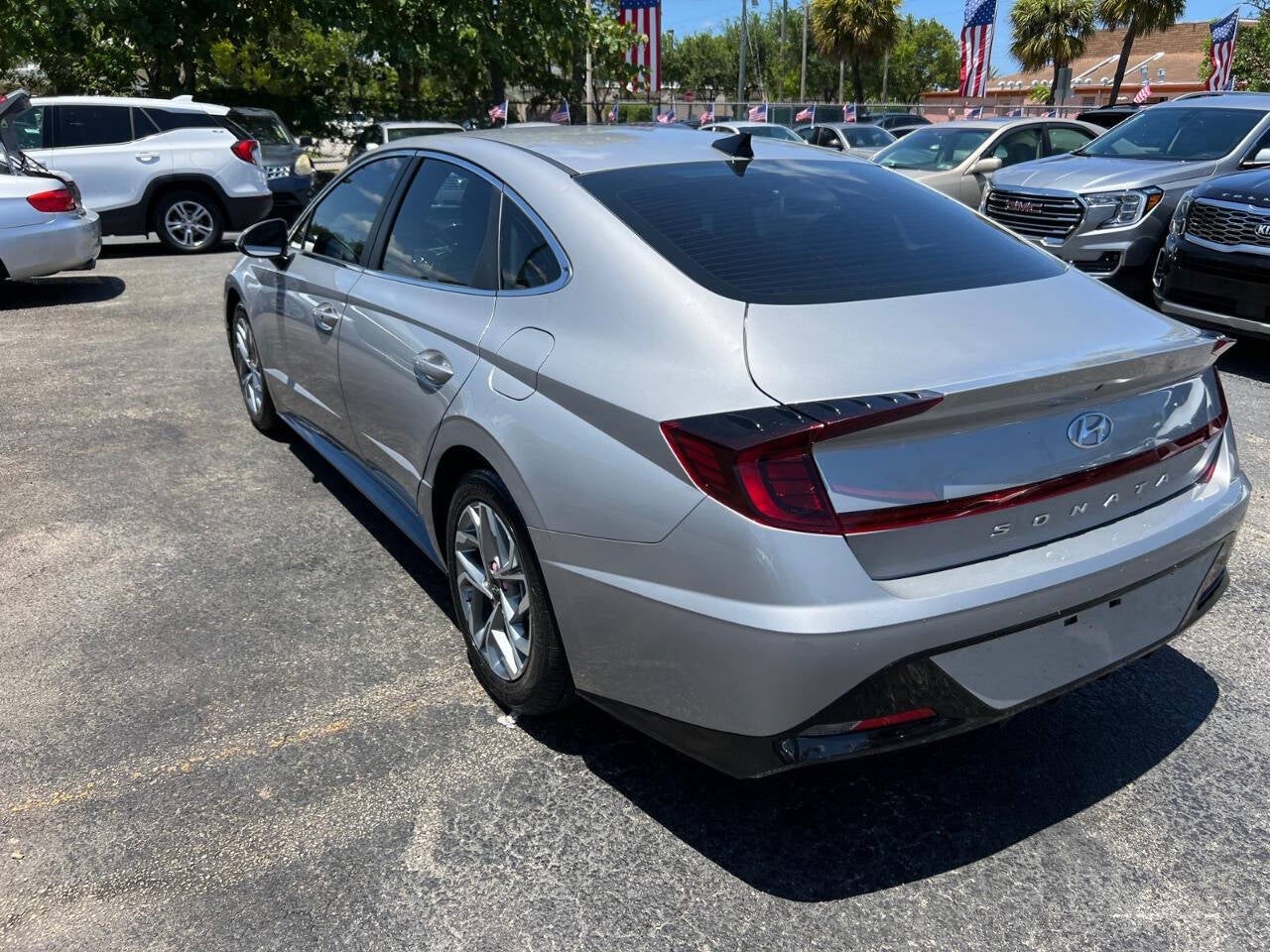 2023 Hyundai Sonata SEL 4dr Sedan