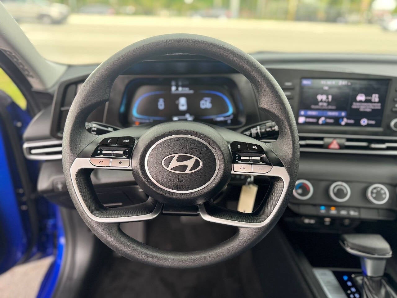 2024 Hyundai Elantra SE 4dr Sedan