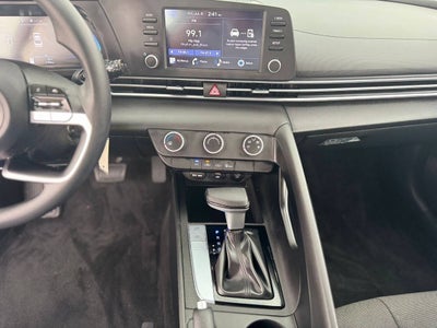 2024 Hyundai Elantra SE 4dr Sedan