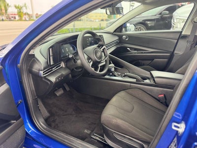 2024 Hyundai Elantra SE 4dr Sedan