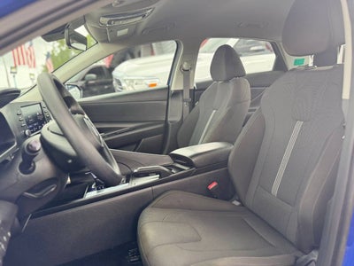 2024 Hyundai Elantra SE 4dr Sedan