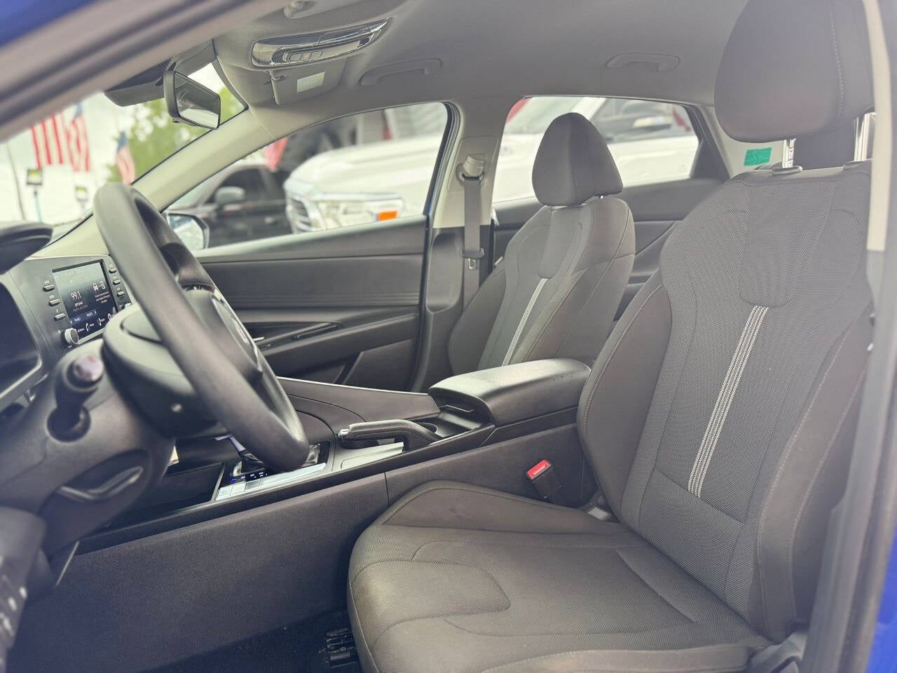 2024 Hyundai Elantra SE 4dr Sedan