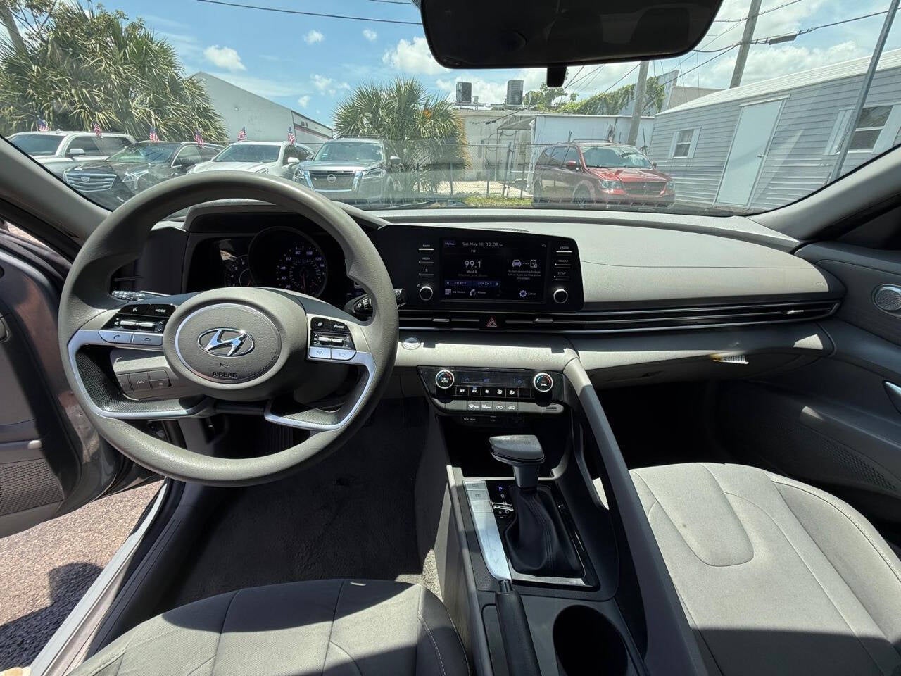 2023 Hyundai Elantra SEL 4dr Sedan