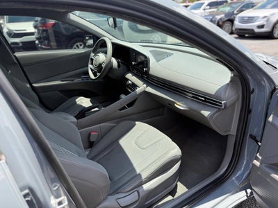 2023 Hyundai Elantra SEL 4dr Sedan