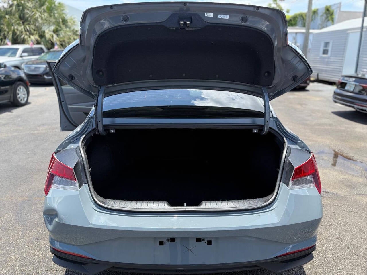 2023 Hyundai Elantra SEL 4dr Sedan