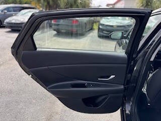 2022 Hyundai Elantra Hybrid Blue 4dr Sedan