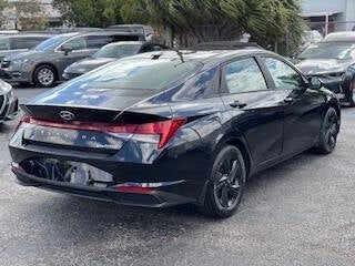 2022 Hyundai Elantra Hybrid Blue 4dr Sedan