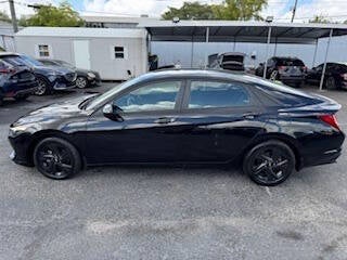 2022 Hyundai Elantra Hybrid Blue 4dr Sedan