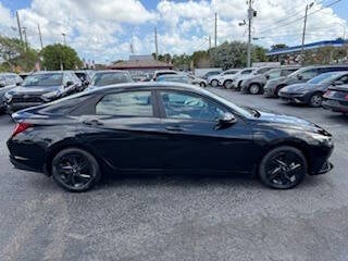 2022 Hyundai Elantra Hybrid Blue 4dr Sedan