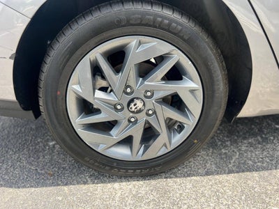 2024 Hyundai Elantra SEL 4dr Sedan