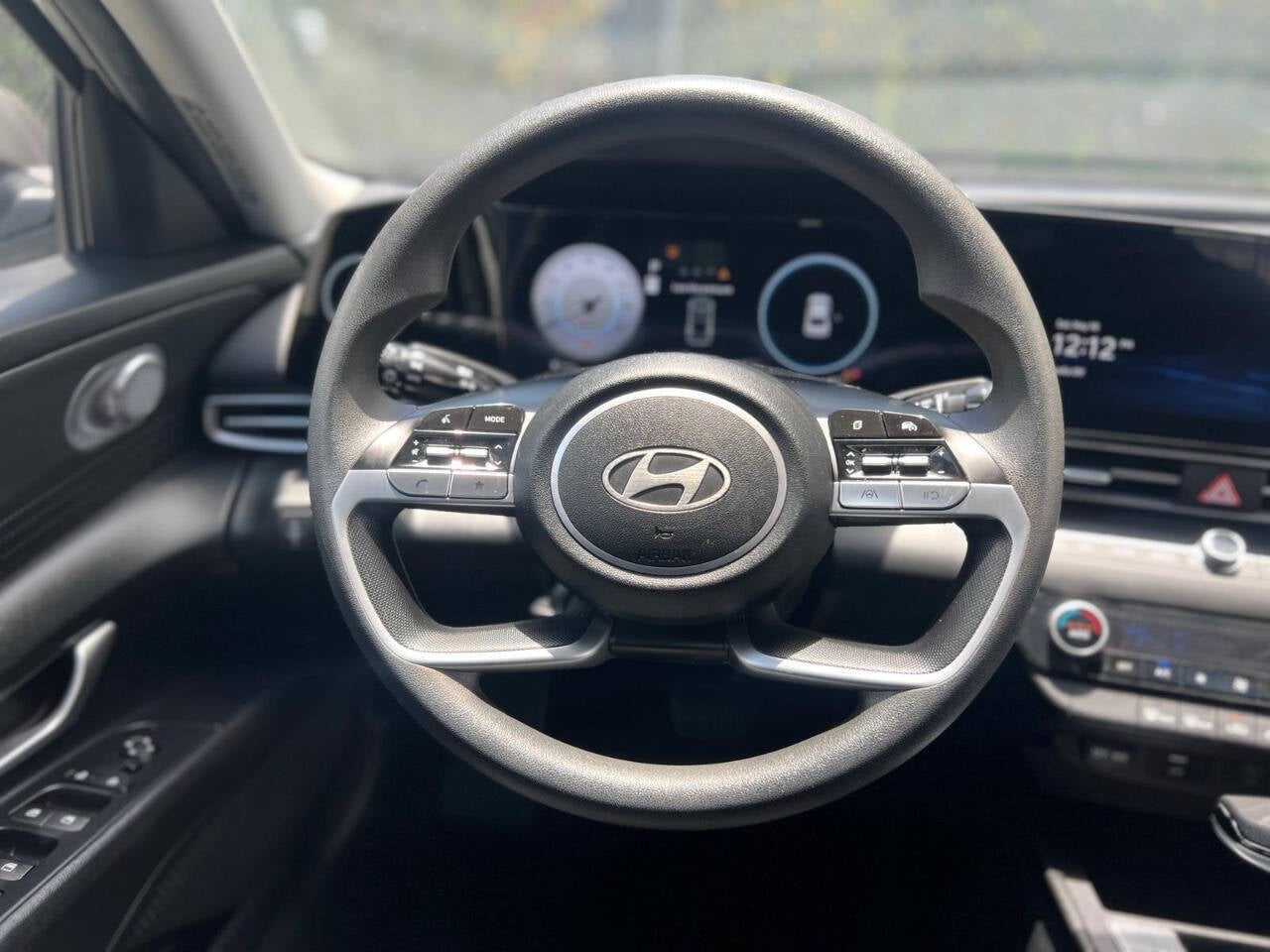 2024 Hyundai Elantra SEL 4dr Sedan