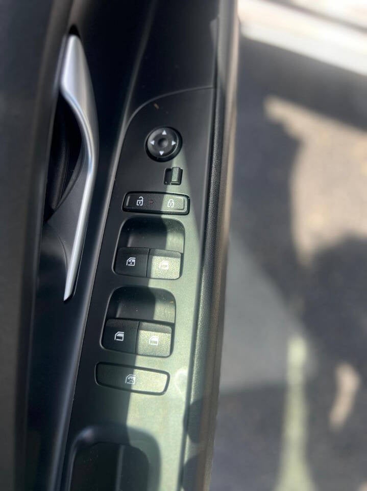 2024 Hyundai Elantra SEL 4dr Sedan