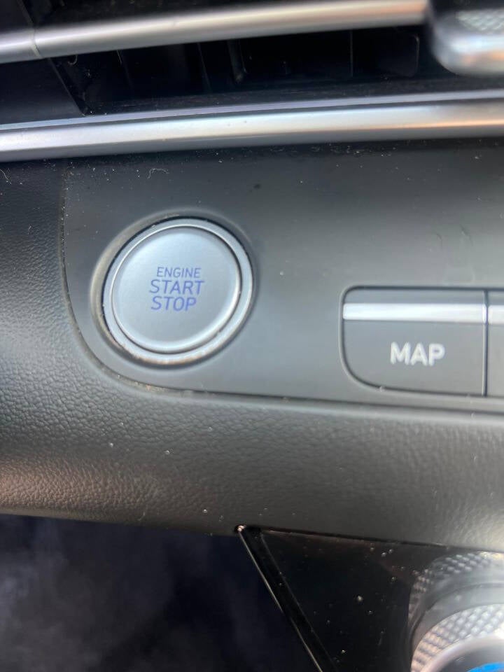 2024 Hyundai Elantra SEL 4dr Sedan