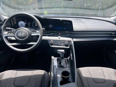 2024 Hyundai Elantra SEL 4dr Sedan