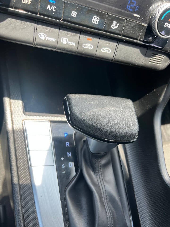 2024 Hyundai Elantra SEL 4dr Sedan