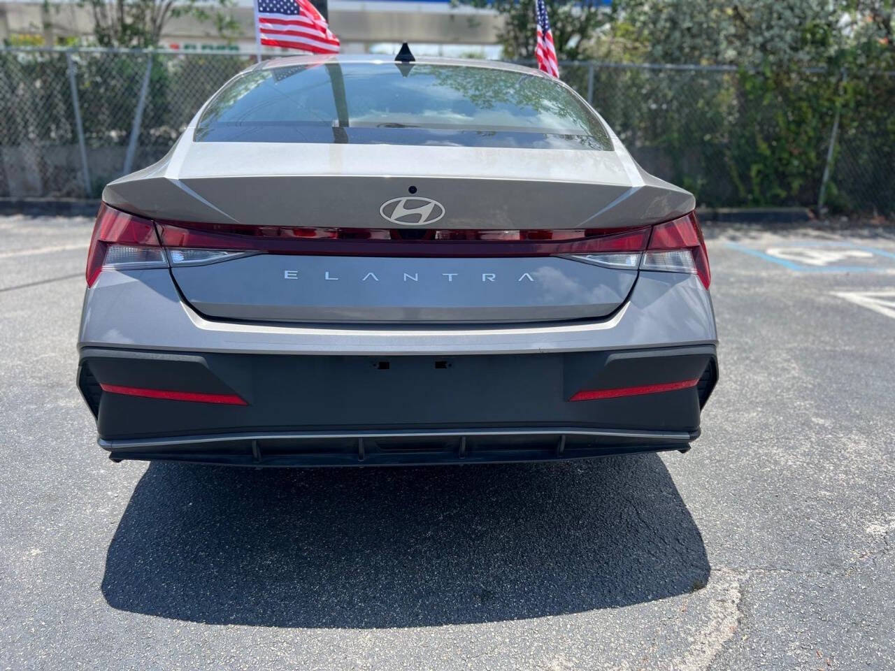 2024 Hyundai Elantra SEL 4dr Sedan