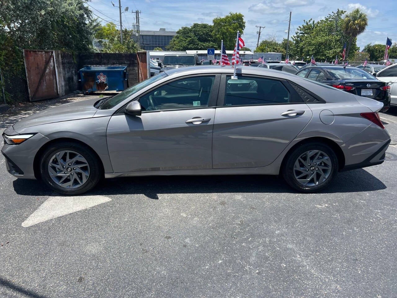 2024 Hyundai Elantra SEL 4dr Sedan