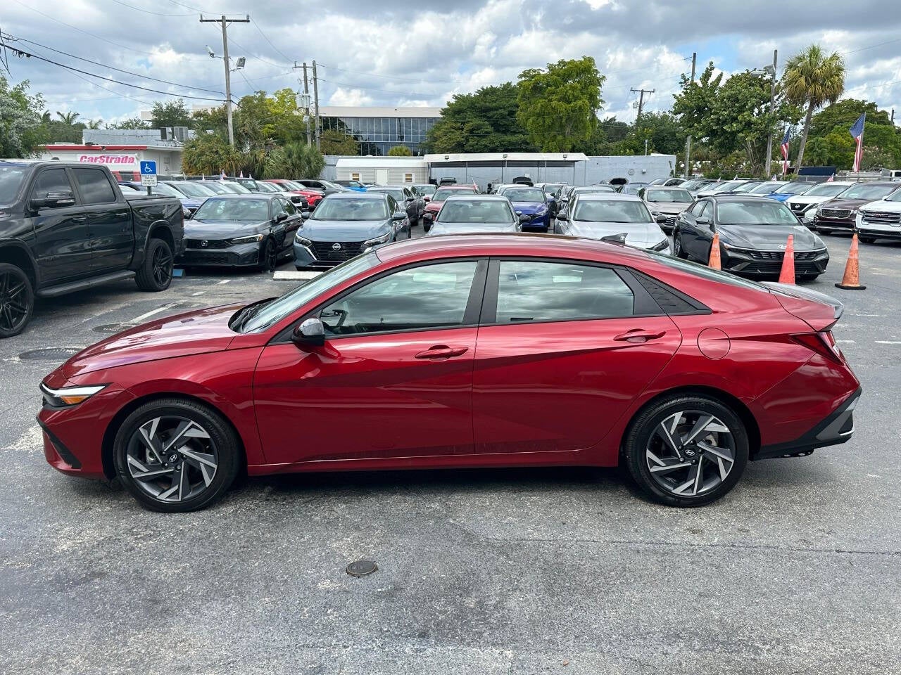 2025 Hyundai Elantra SEL Sport 4dr Sedan