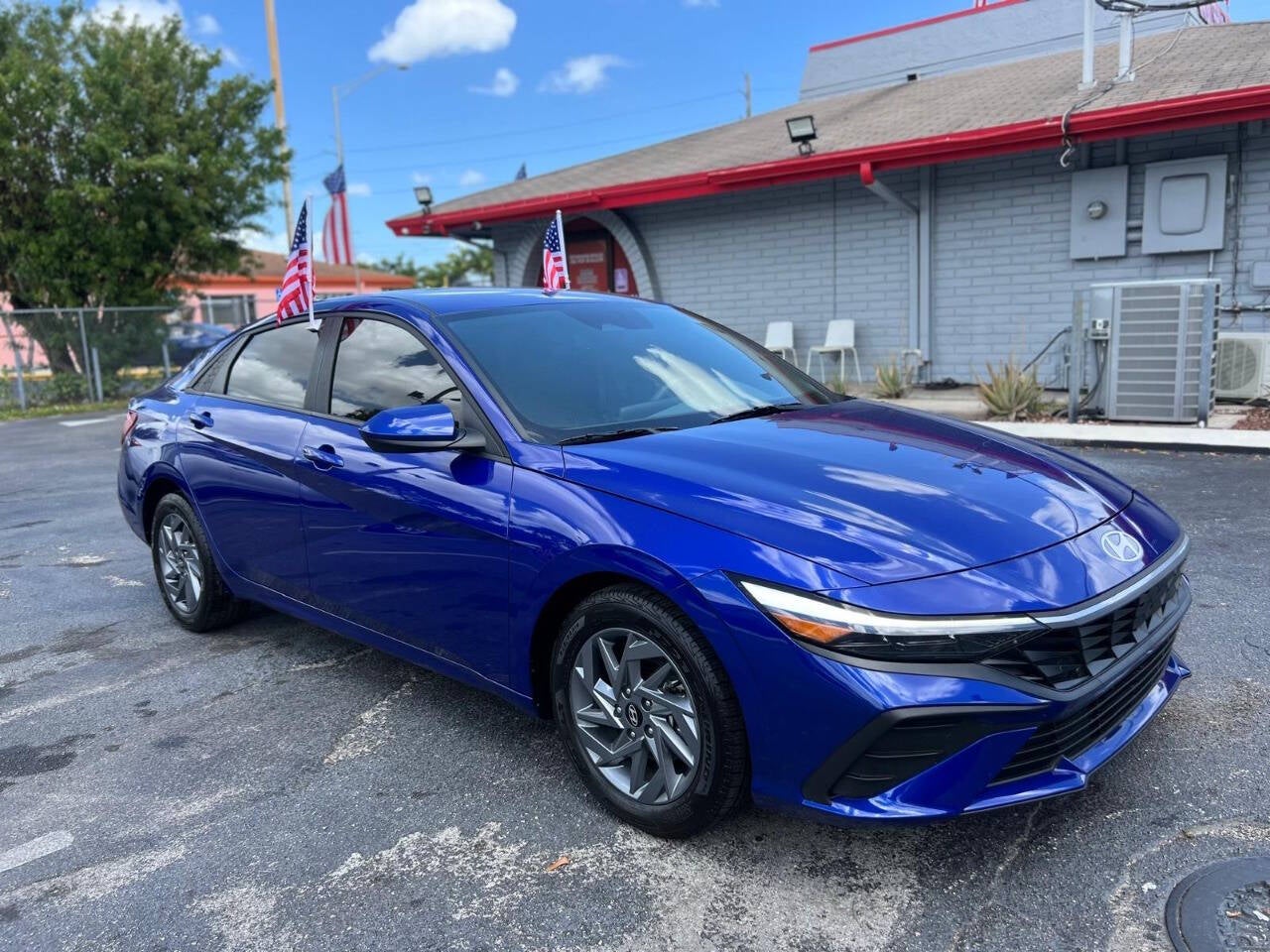 2024 Hyundai Elantra SEL 4dr Sedan