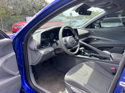 2024 Hyundai Elantra SEL 4dr Sedan