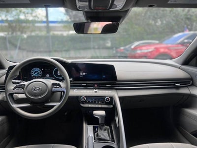 2024 Hyundai Elantra SEL 4dr Sedan