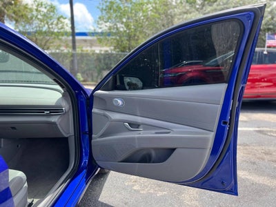 2024 Hyundai Elantra SEL 4dr Sedan