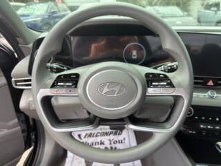 2024 Hyundai Elantra SEL 4dr Sedan