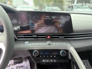 2024 Hyundai Elantra SEL 4dr Sedan