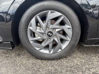 2024 Hyundai Elantra SEL 4dr Sedan