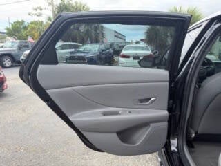 2024 Hyundai Elantra SEL 4dr Sedan