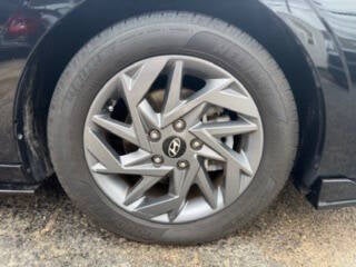 2024 Hyundai Elantra SEL 4dr Sedan