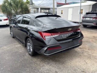 2024 Hyundai Elantra SEL 4dr Sedan