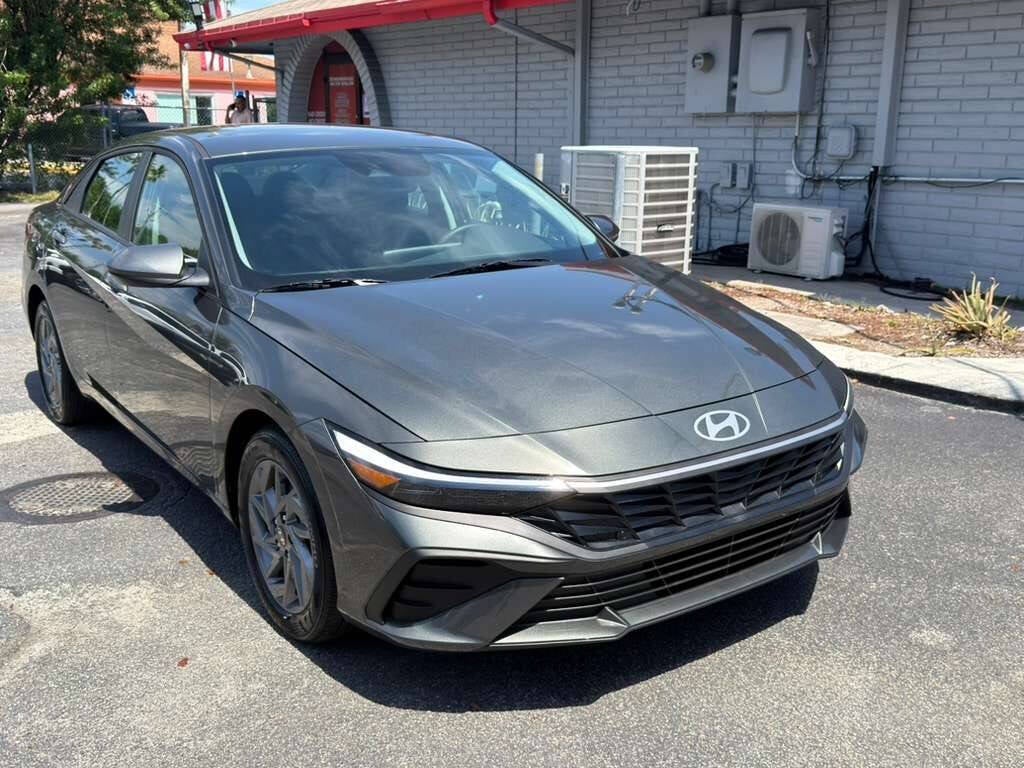 2026 Hyundai Elantra Hybrid SEL Sport 4dr Sedan