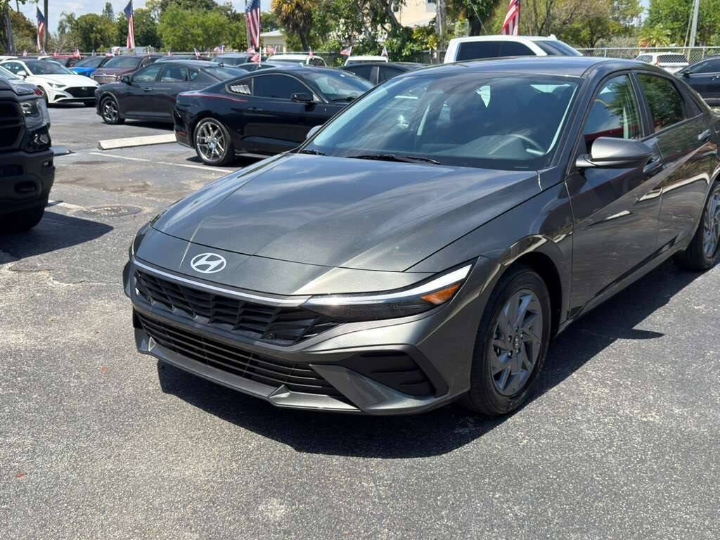 2026 Hyundai Elantra Hybrid SEL Sport 4dr Sedan