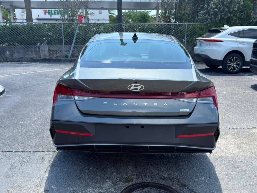 2026 Hyundai Elantra Hybrid SEL Sport 4dr Sedan