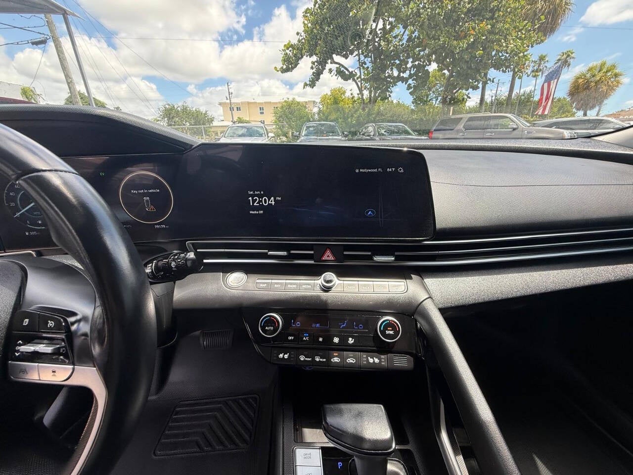 2023 Hyundai Elantra Hybrid Limited 4dr Sedan