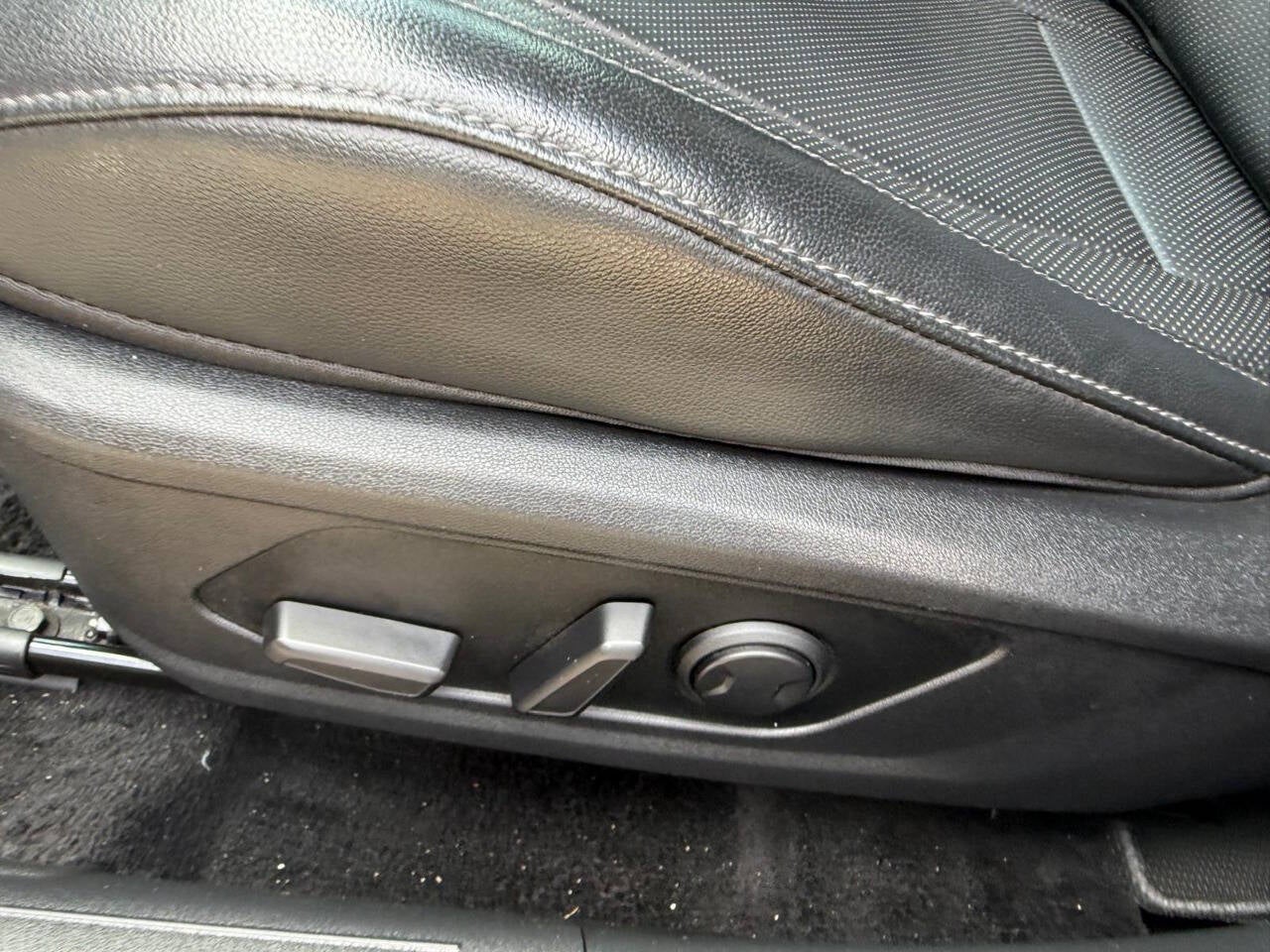 2023 Hyundai Elantra Hybrid Limited 4dr Sedan